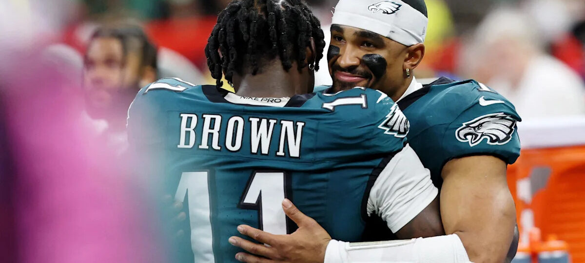 Eagles star reacts to A.J. Brown-Jalen Hurts hugging at joint practice