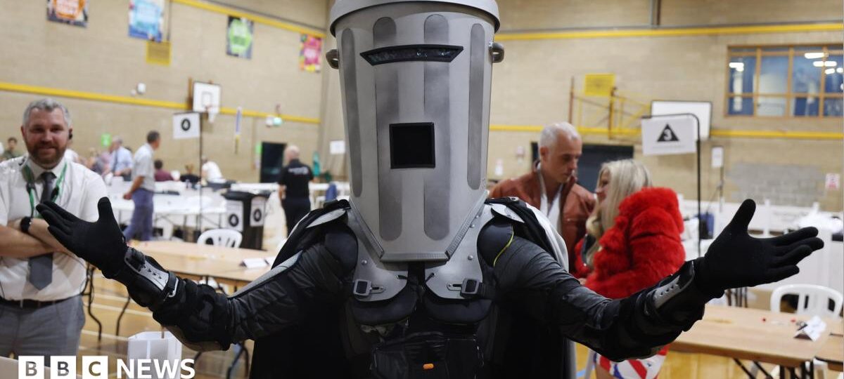 Count Binface to perform at Fringe after by-election defeat
