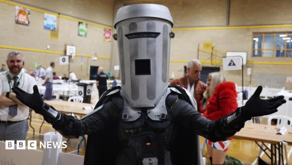 Count Binface to perform at Fringe after by-election defeat
