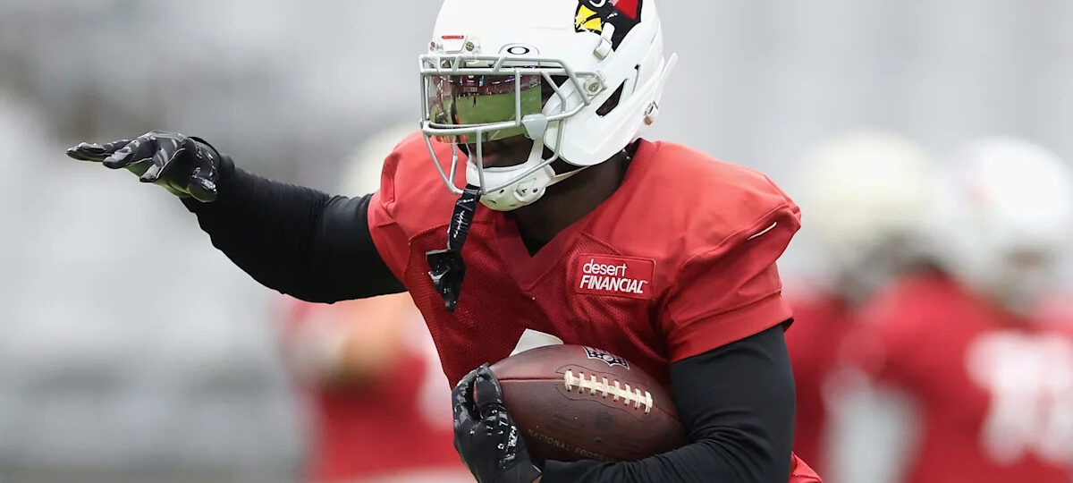 Cardinals' depth chart lists Tyler Allgeier as No. 1 RB, Jeremiyah Love as No. 2