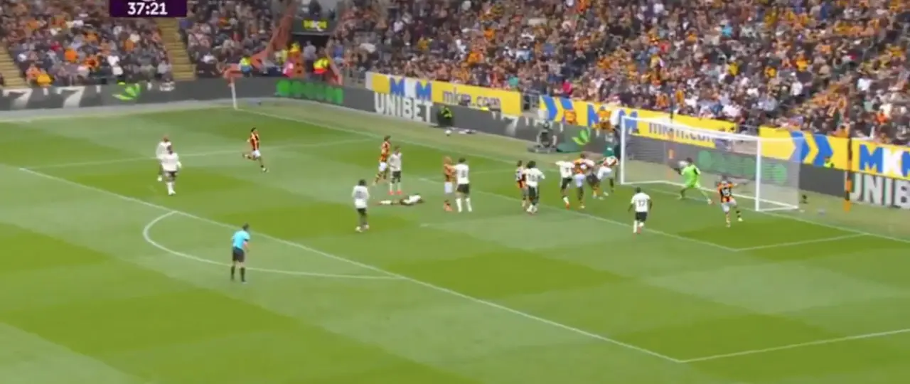 (Videos): Hull City score twice to shock Man U in first major upset of the Premier League season