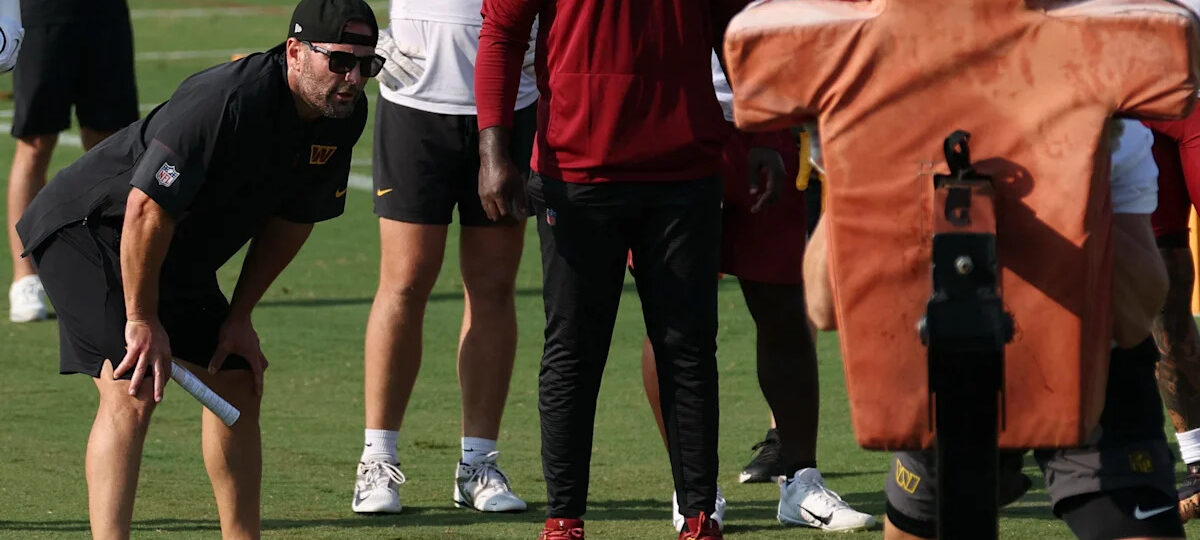 Patriots legend promoted to TE coach with NFC team