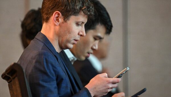 Silicon Valley's favorite fantasy is back: one app to rule them all
