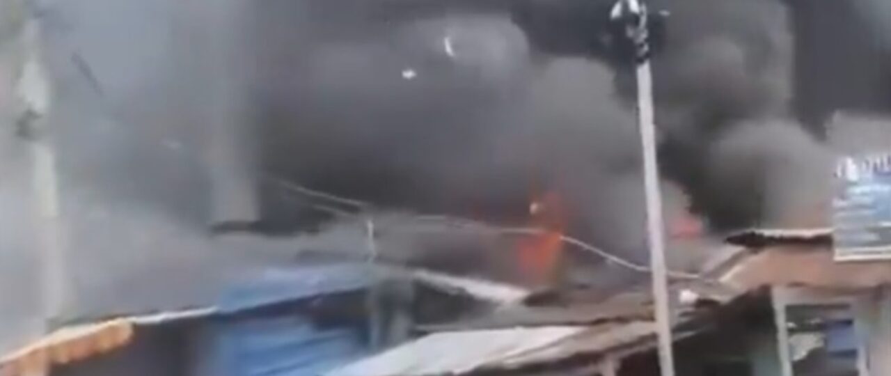 Fire outbreak hits buildings in Abule-Oja Lagos [VIDEO]