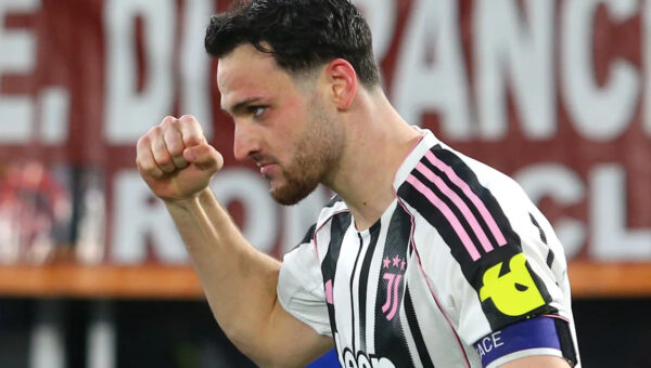 Brought down by a fan, Juve captain could miss the restart