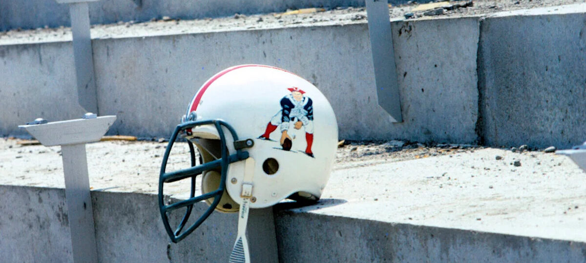 College football Hall of Famer who survived Nazi bombings in WWII dies