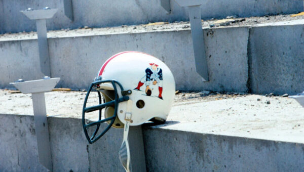 College football Hall of Famer who survived Nazi bombings in WWII dies