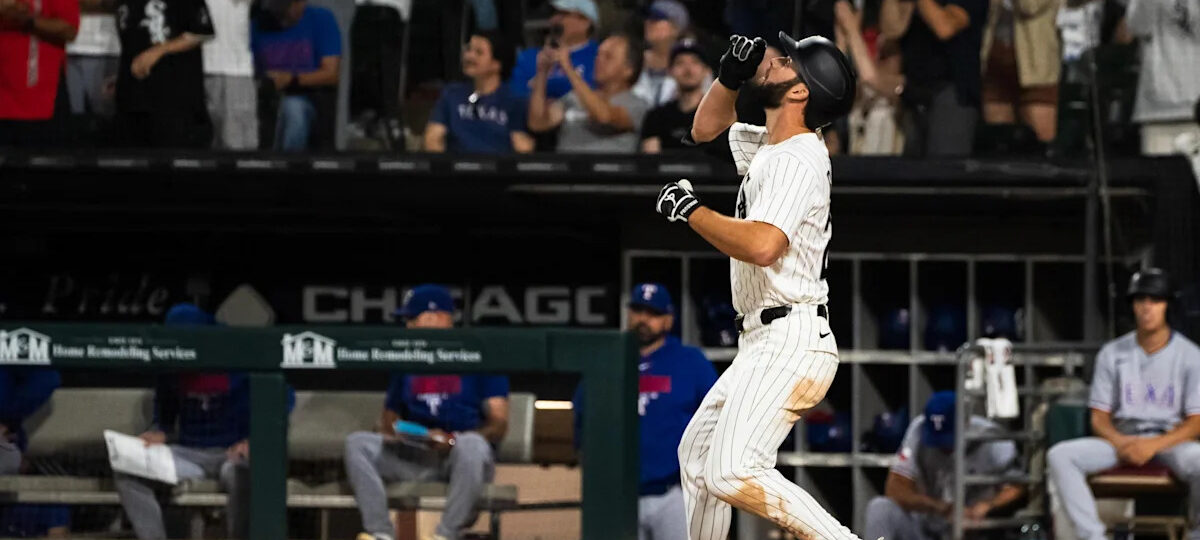 White Sox outlast Rangers in South Side slugfest, 11-7