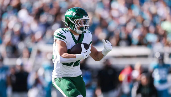 Jets RB Isaiah Davis will miss “a couple weeks” with a knee injury