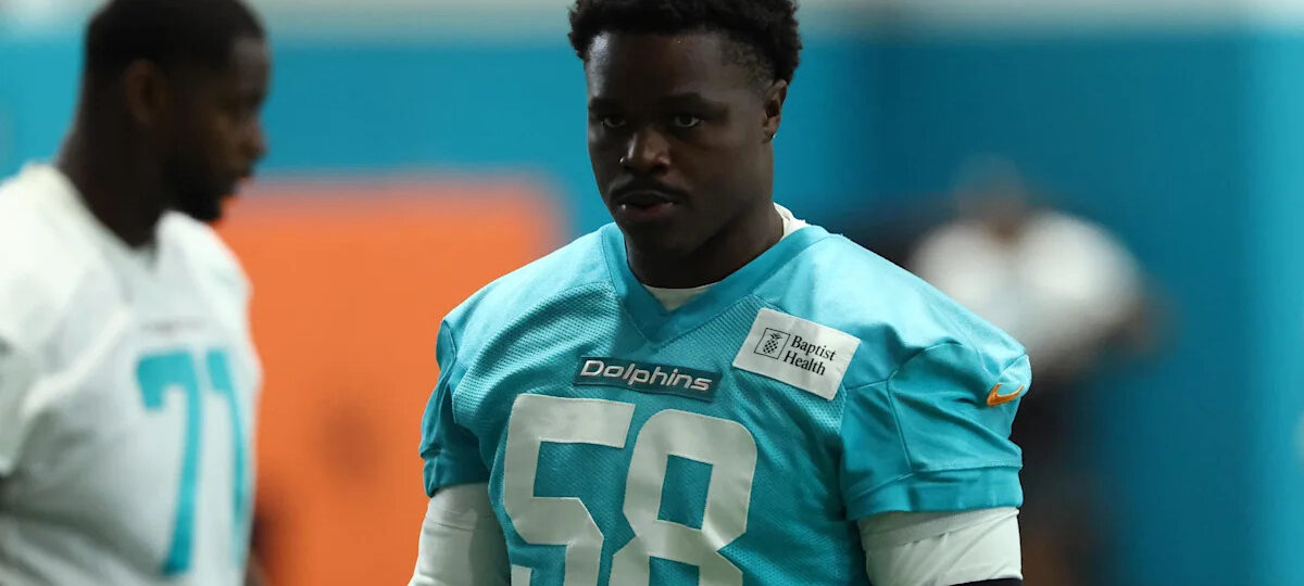 Dolphins bring back Seth Coleman-Lyles