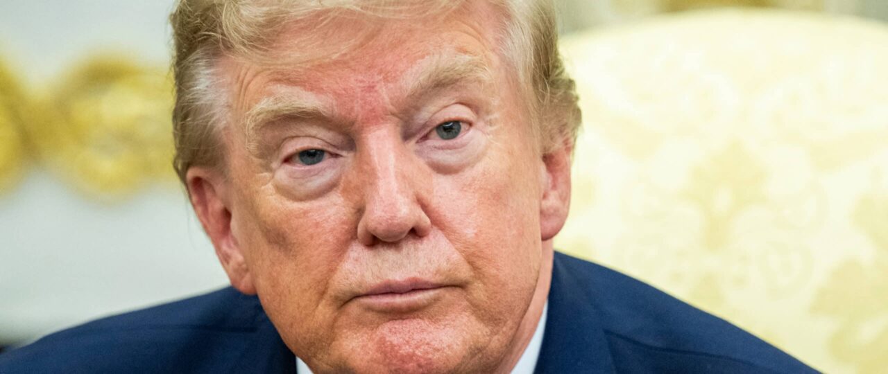 Trump: White House attacks CNN reporter over aide question