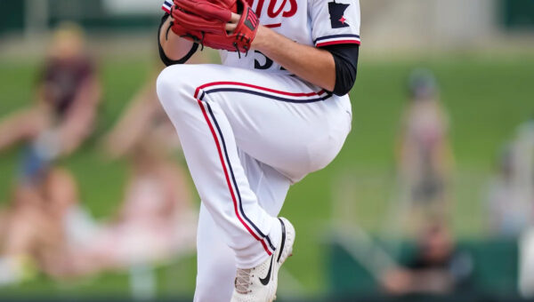 BREAKING: Twins acquire Jeff Hoffman from Blue Jays