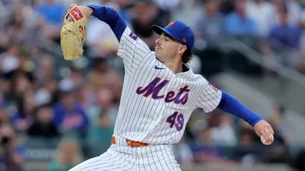 Mets surrender three home runs, including two to Fernando Tatis Jr., in 5-2 loss to Padres