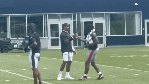 Jalen Hurts, A.J. Brown share a moment after Eagles-Patriots practice