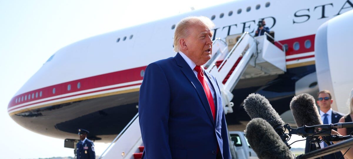 All the president's rides: Photos show the planes, helicopters, and other White House vehicles used by Donald Trump