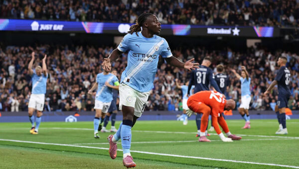 Jeremy Doku signs new Man City contract