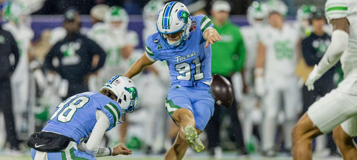 Florida football transfer kicker on preseason Groza Award watch list
