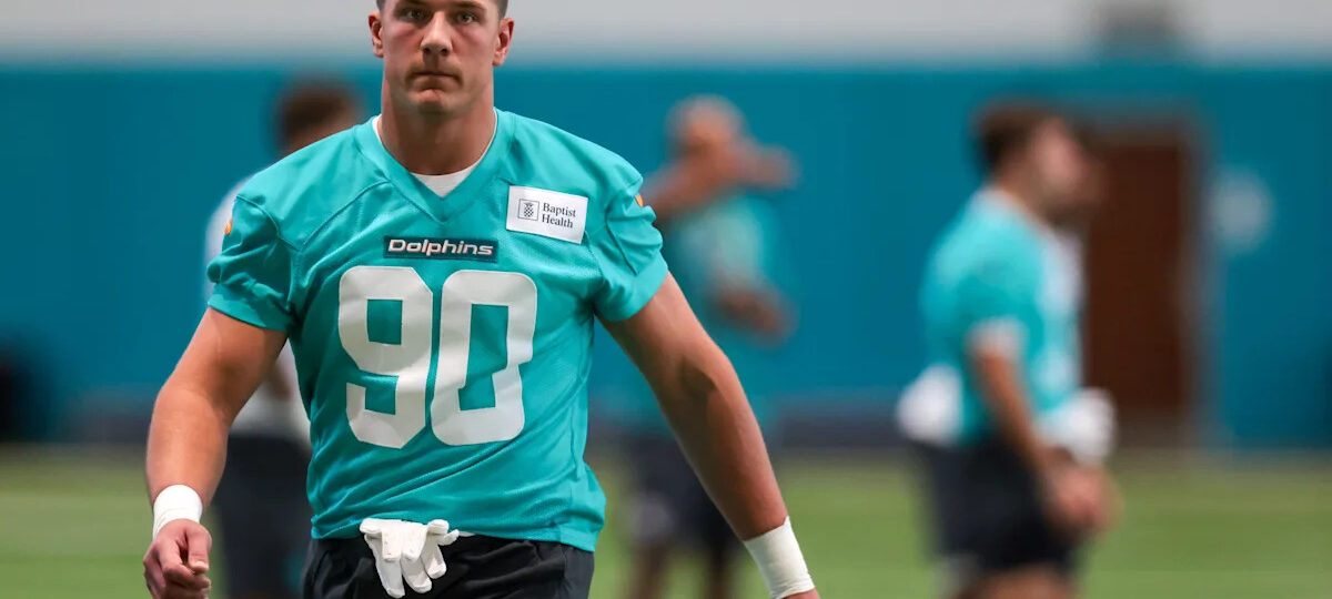 Former Wisconsin star Mason Reiger shines in Miami Dolphins debut