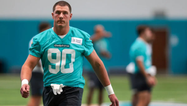 Former Wisconsin star Mason Reiger shines in Miami Dolphins debut