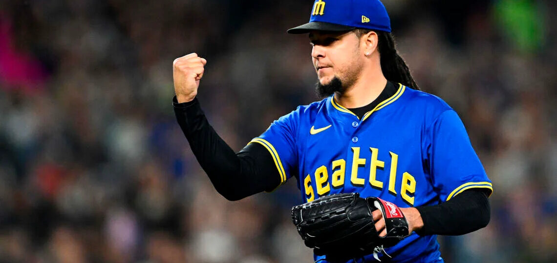 Mariners trade Luis Castillo to White Sox in four-player deal