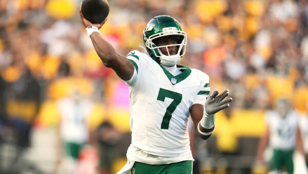 Jets QB Geno Smith gets first preseason action, looks good in lone drive that ends with TD