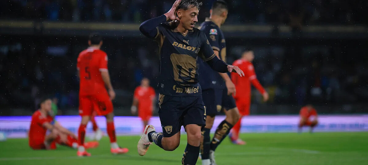 Late goal earns Pumas a tie against Necaxa