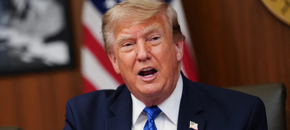 What smart people are saying about Trump Media charging for early access to the president's Truth Social posts