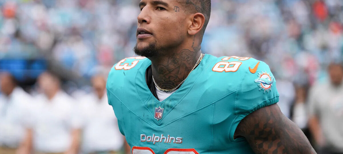 Darren Waller's NFL comeback continues via a new deal Panthers