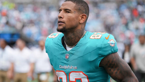 Darren Waller’s NFL comeback continues via a new deal Panthers