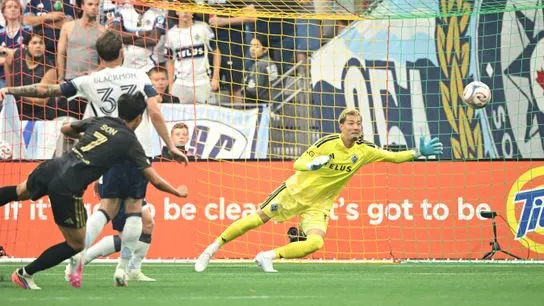 Bouanga-Son connection remains strong to help LAFC earn draw in Vancouver