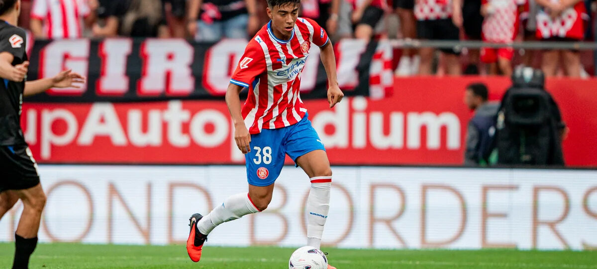 Holmes Junior, fourth youngest debutant in the history of Girona FC