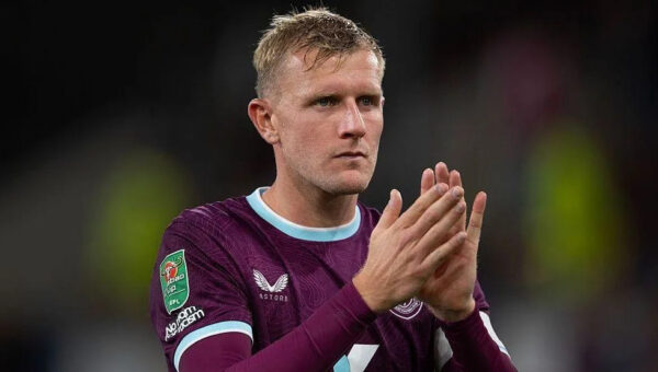 Wrexham close in on Burnley defender Worrall