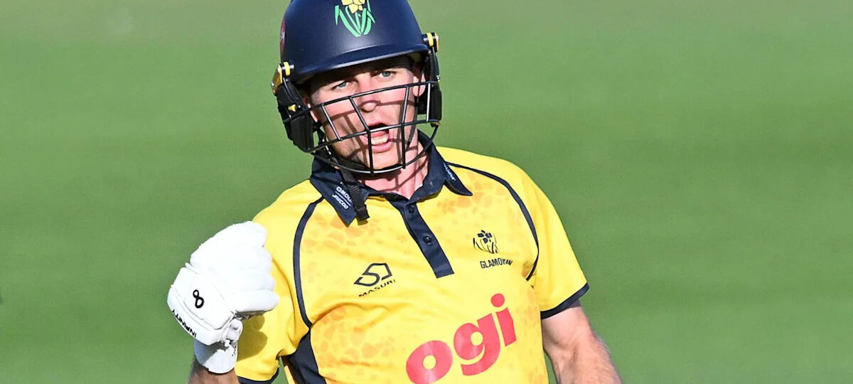 Glamorgan snatch last-ball win against Worcestershire