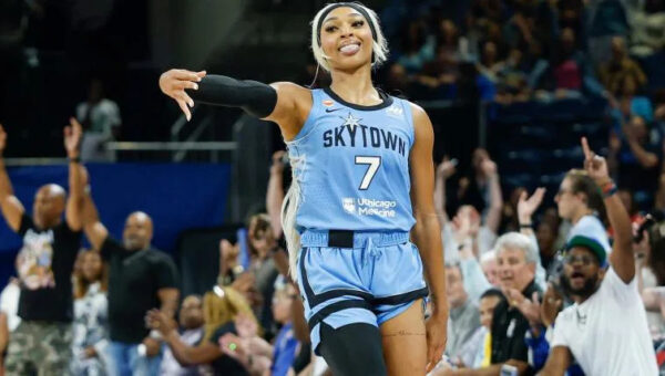 DiJonai Carrington ejected after hard hit on Sophie Cunningham in Fever-Sky game