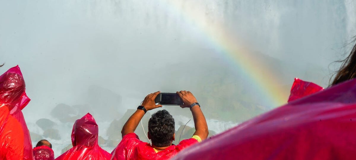 Disappointing photos show what visiting Niagara Falls in Canada is really like