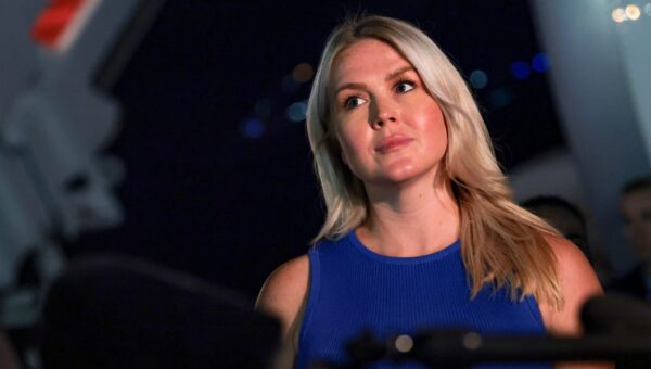 A ‘made with AI’ label on Karoline Leavitt’s departure message on X intensifies the AI watermark debate