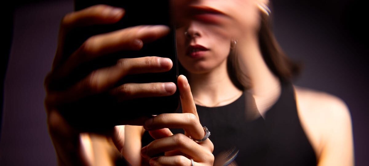 I stared deep into the heart of LinkedIn AI cringe slop. Darkness (and engagement) stared back.