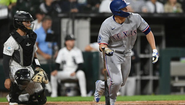 Corey Seager sparks offense as Rangers rout White Sox 11-2 to grab AL West lead