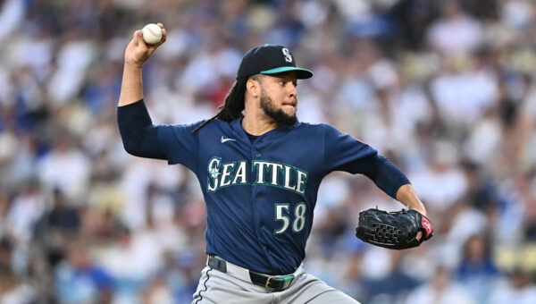 White Sox make rare MLB trade deadline addition, bringing in Luis Castillo