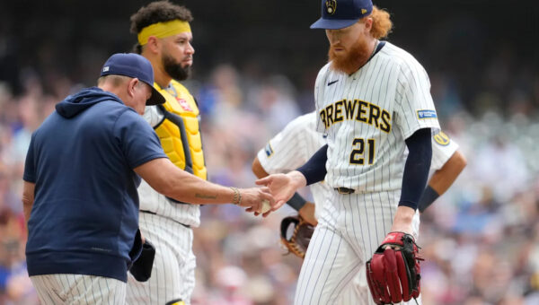 Brewers’ early lead slips away in 7-4 loss to Rangers