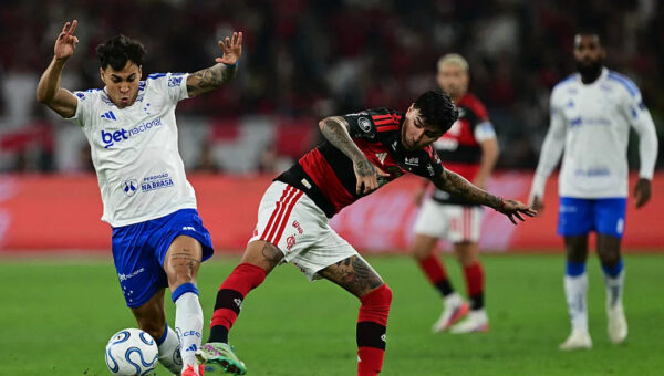 Flamengo beat Cruzeiro, book Libertadores spot with screamers, watch