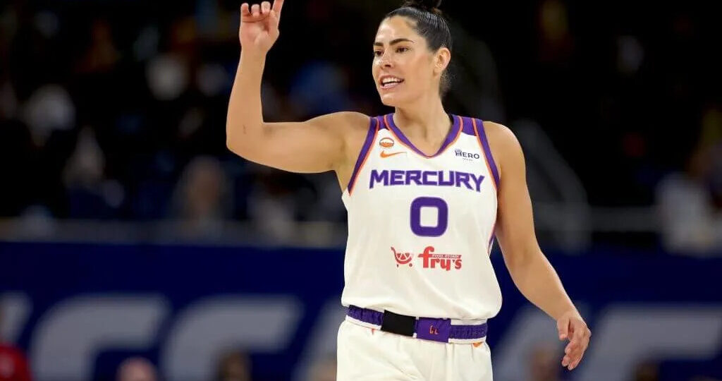 Kelsey Plum hits game winner in debut with Phoenix Mercury