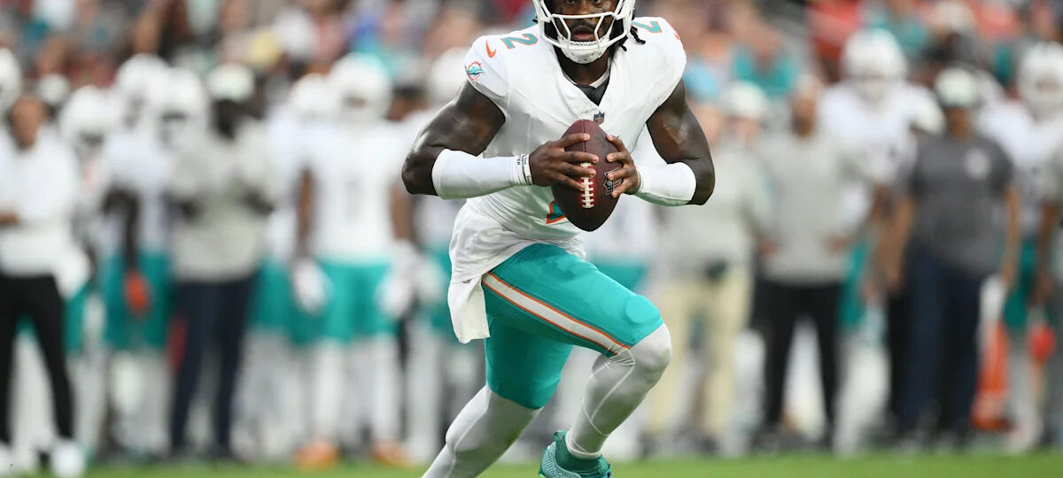 Dolphins' Malik Willis has impressive start, Marcus Mariota injured as Commanders win 20-7