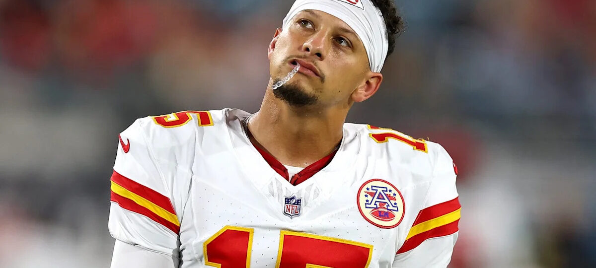 Tyrann Mathieu tells Chiefs fans what to expect from Patrick Mahomes after seeing him at training camp