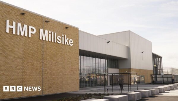 Ex-workers tell of ‘chaotic atmosphere’ at new £400m prison