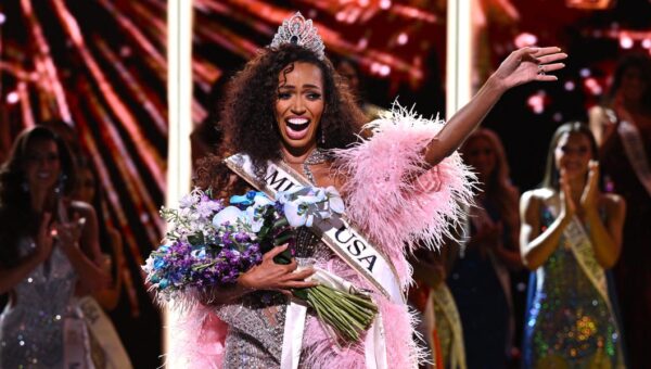 Miss Virginia becomes the first married woman and mother to win Miss USA