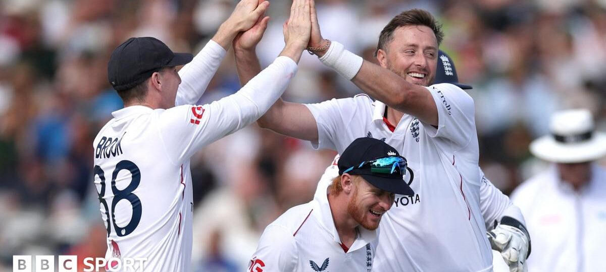 Seam quartet puts England on verge of series win