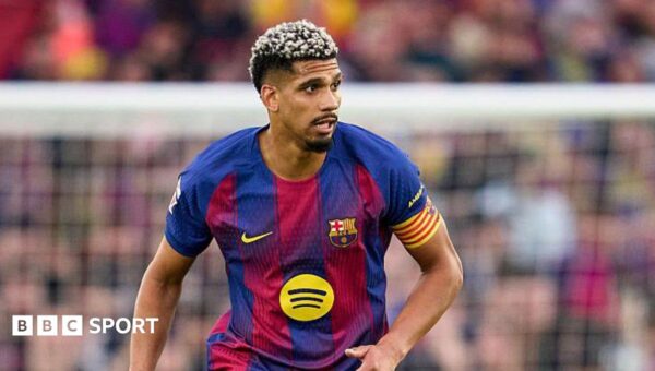 Liverpool close to signing Barcelona’s Araujo on loan