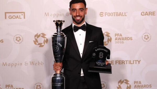 Bruno Fernandes Wins PFA Player of the Year after record-breaking season