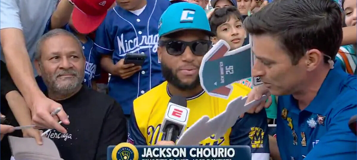 Jackson Chourio gives ESPN interview while mobbed by fans at LLWS